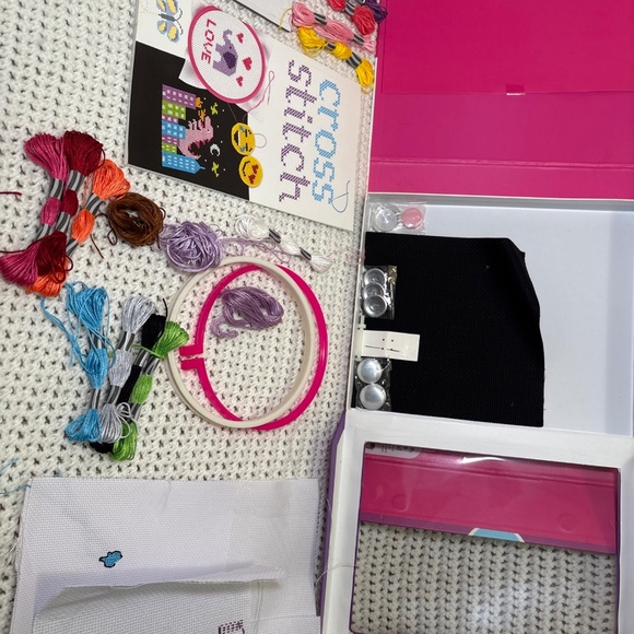 Spice Box KITS For Kids Cross Stitch 12 Projects Opened (See Descr.) - Picture 4 of 11